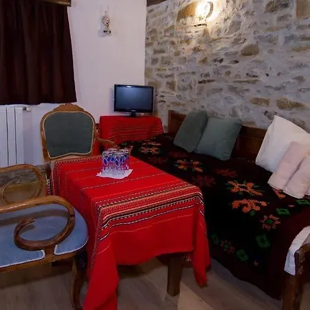 Dedovite Kashti Πανσιόν