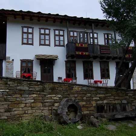 Dedovite Kashti