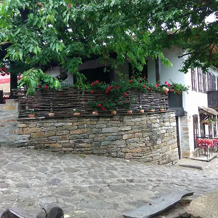 Dedovite Kashti Stefanovo