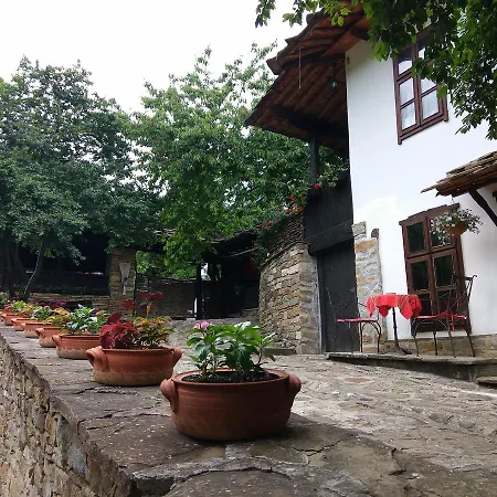 Dedovite Kashti